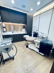 Dhoby Ghaut MRT (D9), Retail #610381871